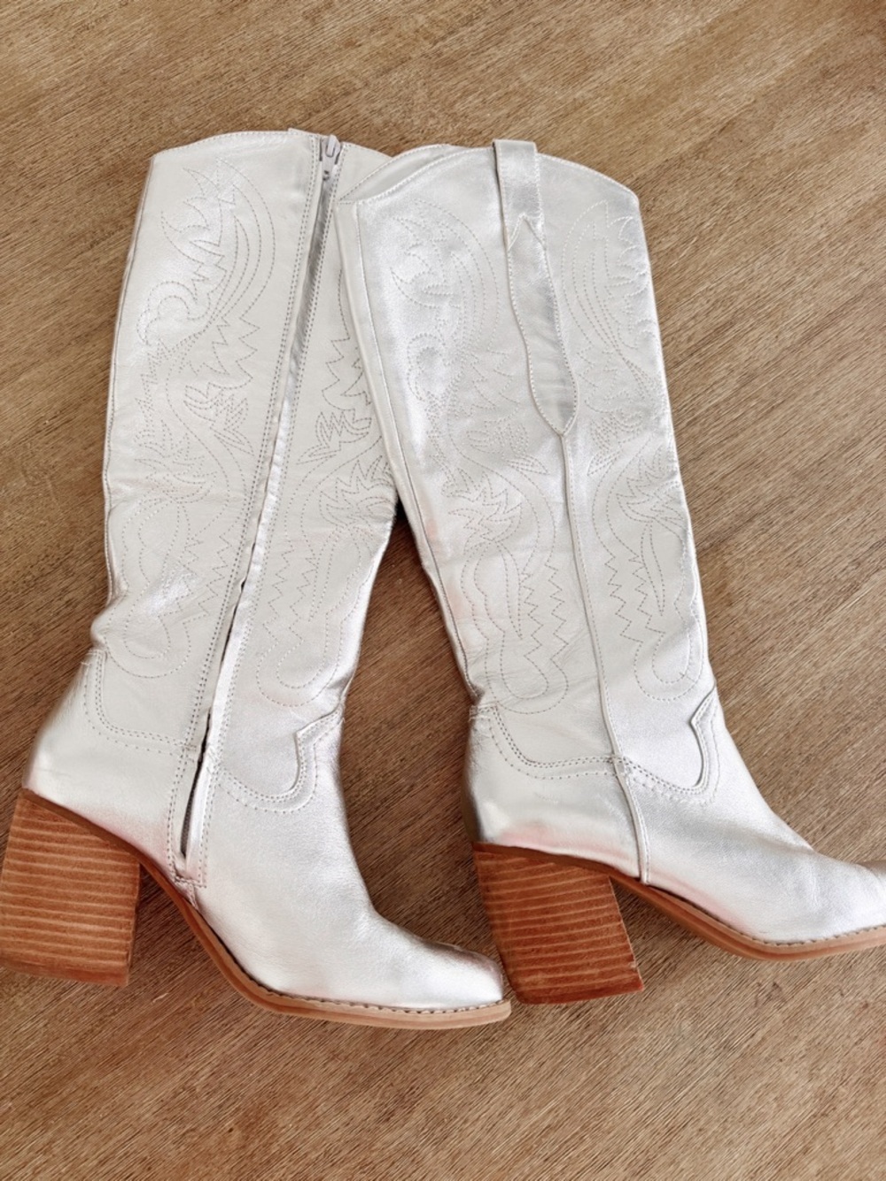 Gianni Bini Metallic Silver Western Knee-High Boots size 7 - Picture 5 of 5